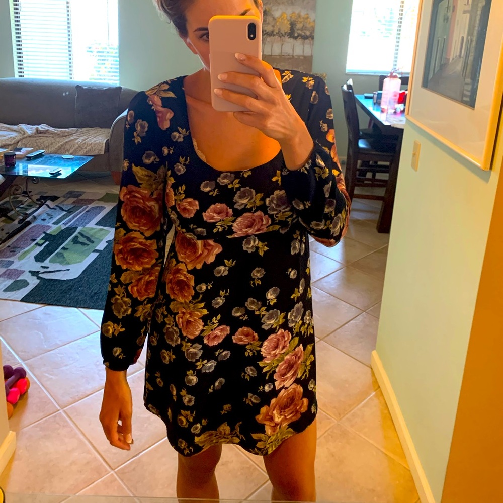 Long sleeve floral flow dress